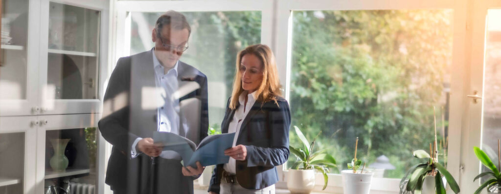 Herr Ulrich Goetjes und Frau Dr. Birgit Jöllenbeck im Gespräch